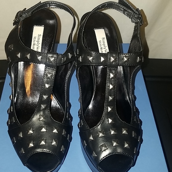 2/$20 Simply Vera Wang studded black high heel - Picture 4 of 4